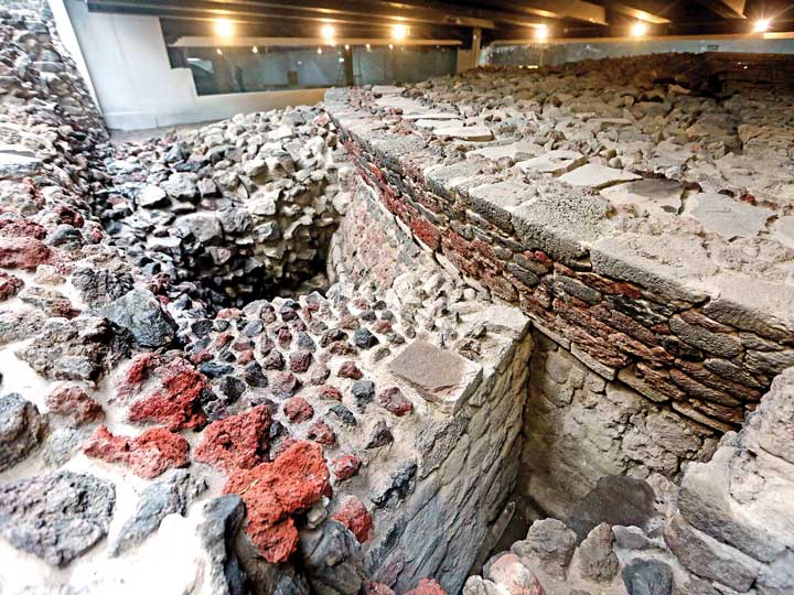 Restauran vestigios del antiguo Templo de Ehécatl en Tlatelolco