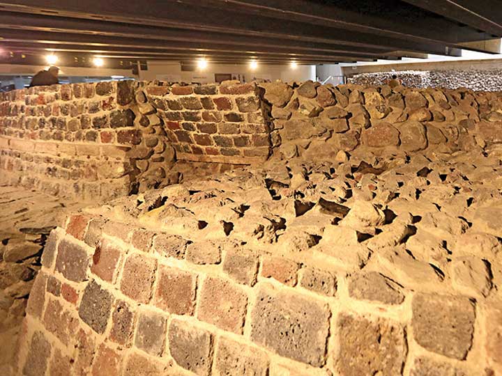 Restauran vestigios del antiguo Templo de Ehécatl en Tlatelolco