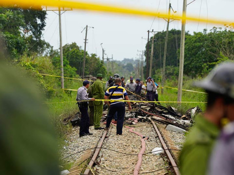 Se reportan hasta?el momento tres sobrevivientes, de acuerdo con el diario oficial Granma (Foto: AP)