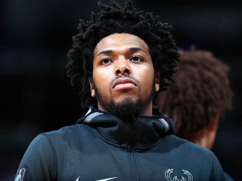 sterling brown-milwaukee bucks-nba-racismo-arresto