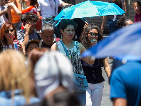 El calor no cede en el país; habrá hasta 50 grados este viernes. Foto: Cuartoscuro