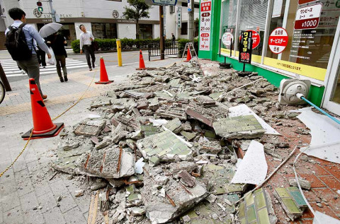 Al menos 3 muertos y 300 heridos por sismo en Japón