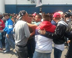 detienen a 20 por trifulca afuera del estadio azul