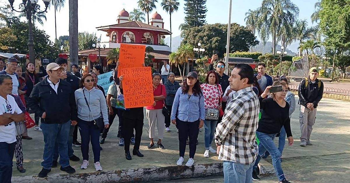 Familiares de Pablo Ortigoza Martínez con pancartas y fotos exigen justicia
