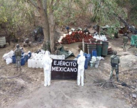 Elementos del Ejército en uno de los narcolaboratorios