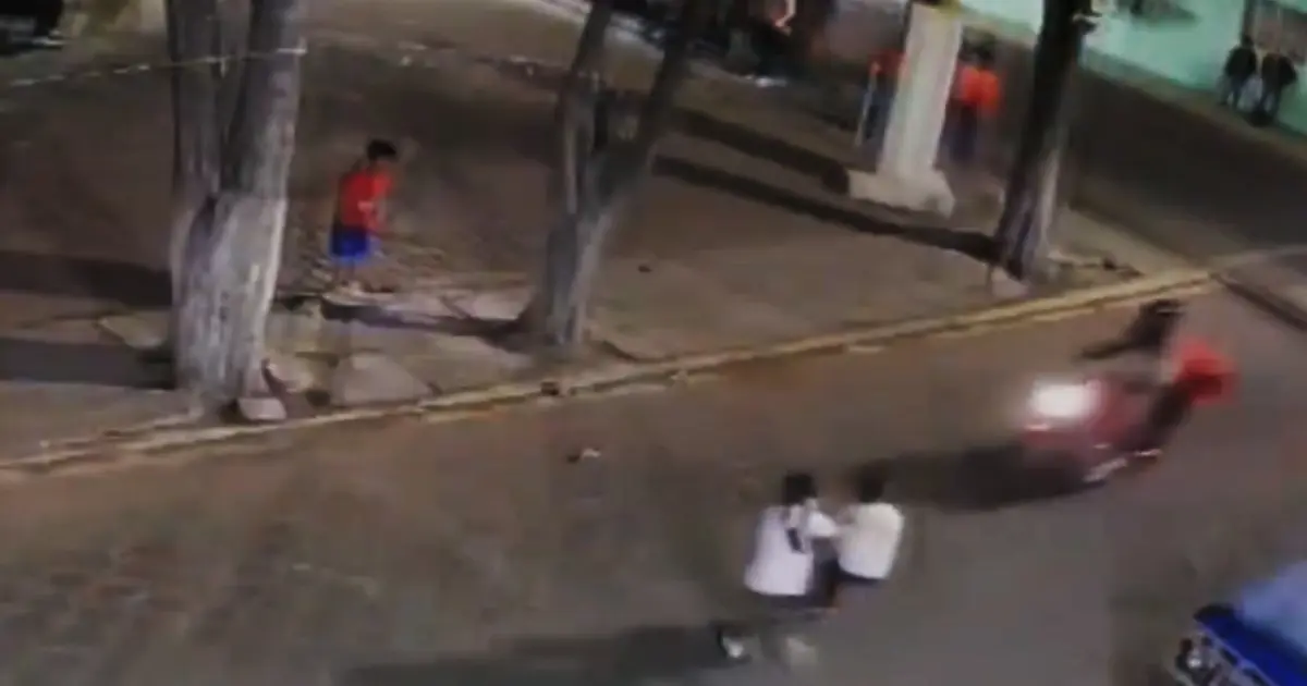 Motociclista atropella a niña y se da a la fuga