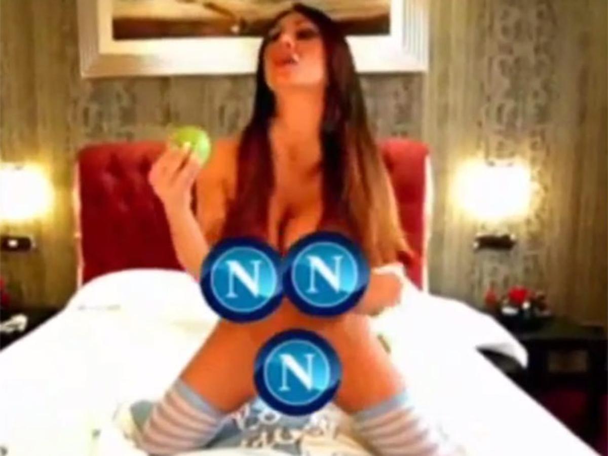 VIDEO Marika Fruscio se desnuda por victoria del Nápoles Excélsior