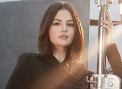 Selena Gomez participó en una entrevista con Saoirse Ronan