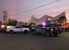 ¡Terror en misa! Abandonan vehículo con tres cuerpos en estacionamiento de iglesia