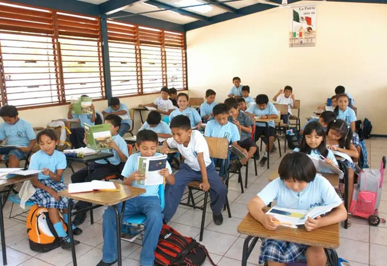 Regresan a clases más de un millón de niños en Oaxaca