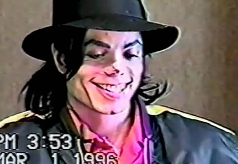michael jackson riendo