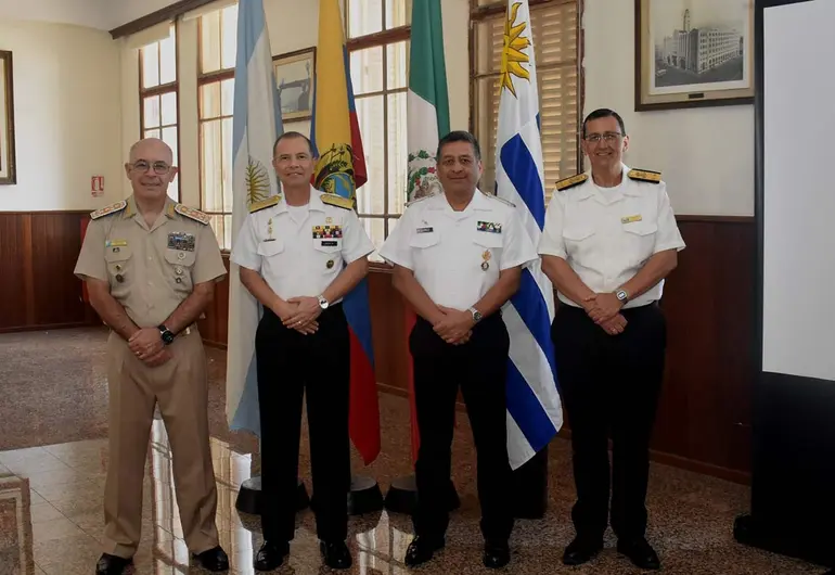 Semar acudió al festejo del 195 aniversario de la Prefectura Naval de ...