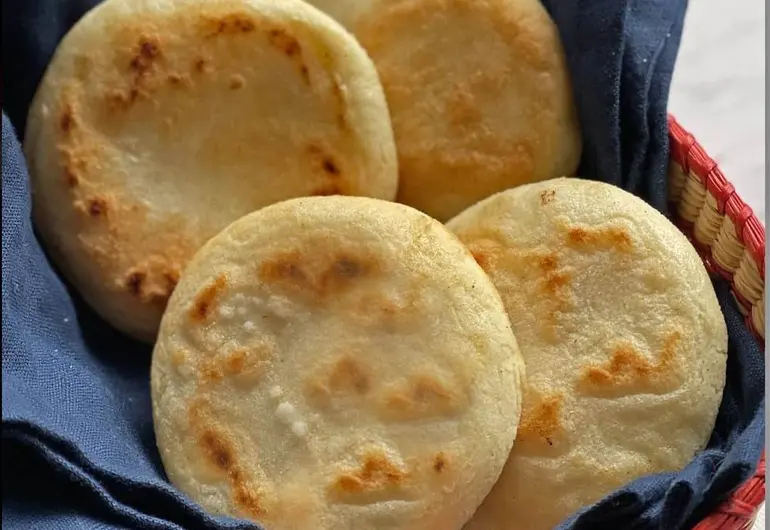 ¿Qué son las arepas y de dónde provienen?