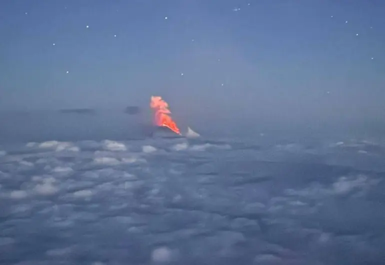 Erupción volcánica del Klyuchevskoy tras terremoto de magnitud 8.8