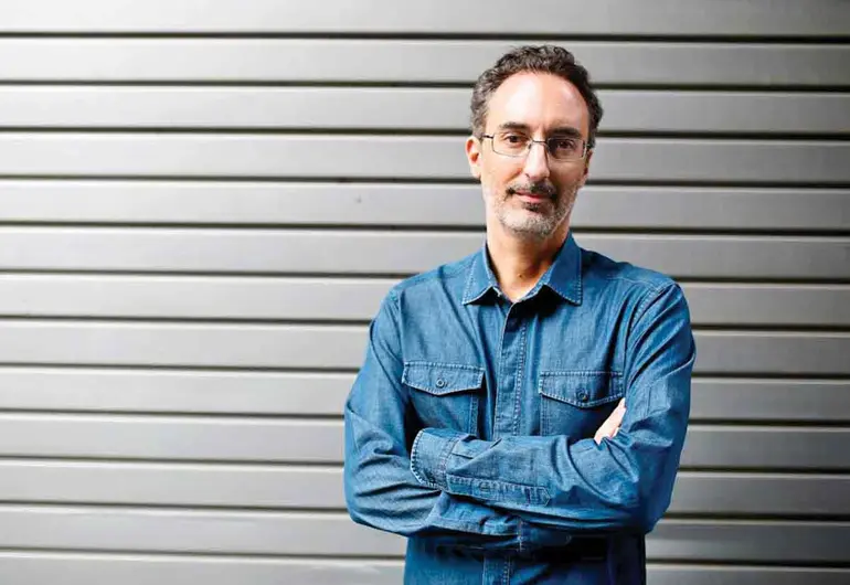 Andrea Rizzi, “la literatura ilumina la oscuridad del presente”