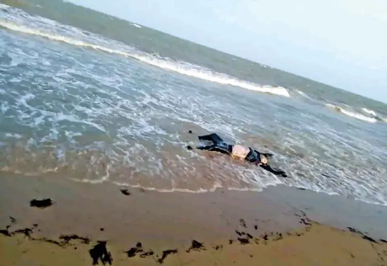 Petro acusa hallazgo de cuerpos en el mar