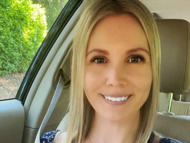 Holly Jane cimbra a los mormones y se lanza a OnlyFans