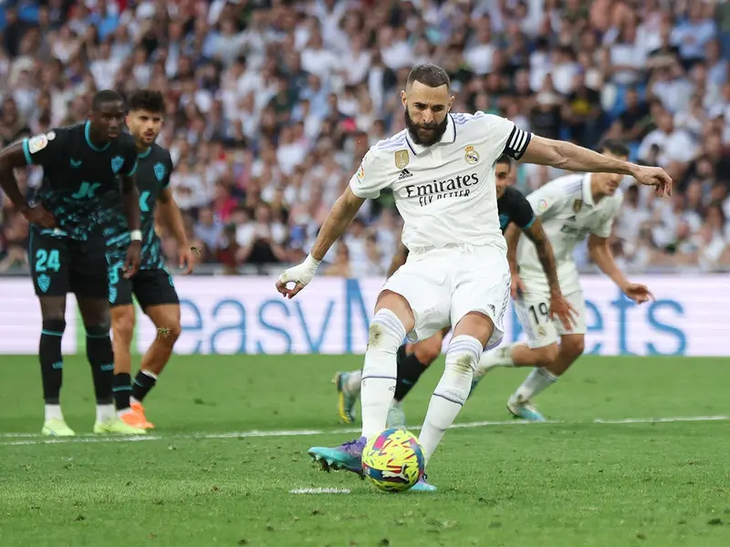 Benzema se luce con triplete en victoria del Real Madrid sobre Almería ...