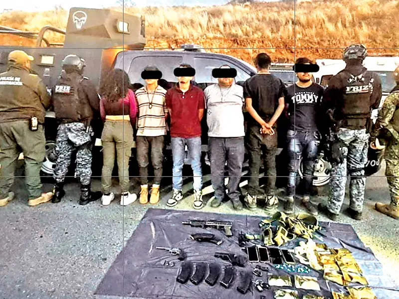 Luego de varios operativos en los municipios de Pinos, Villanueva y Cuauhtémoc, Zacatecas, auto-ridades lograron decomisar armamento y detener a casi una veintena de pistoleros. Foto: Especial