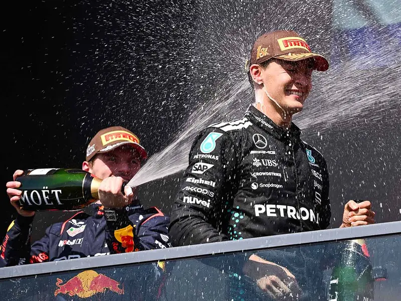 Max Verstappen y George Russell