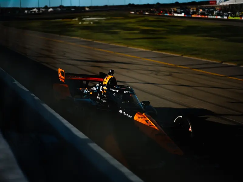IndyCar 2025: Pato O'Ward sufre pinchadura en última carrera del año