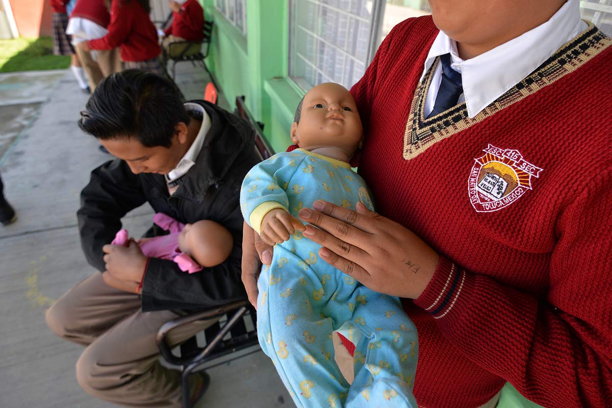 Jóvenes Se Embarazan Por Exceso De Confianza