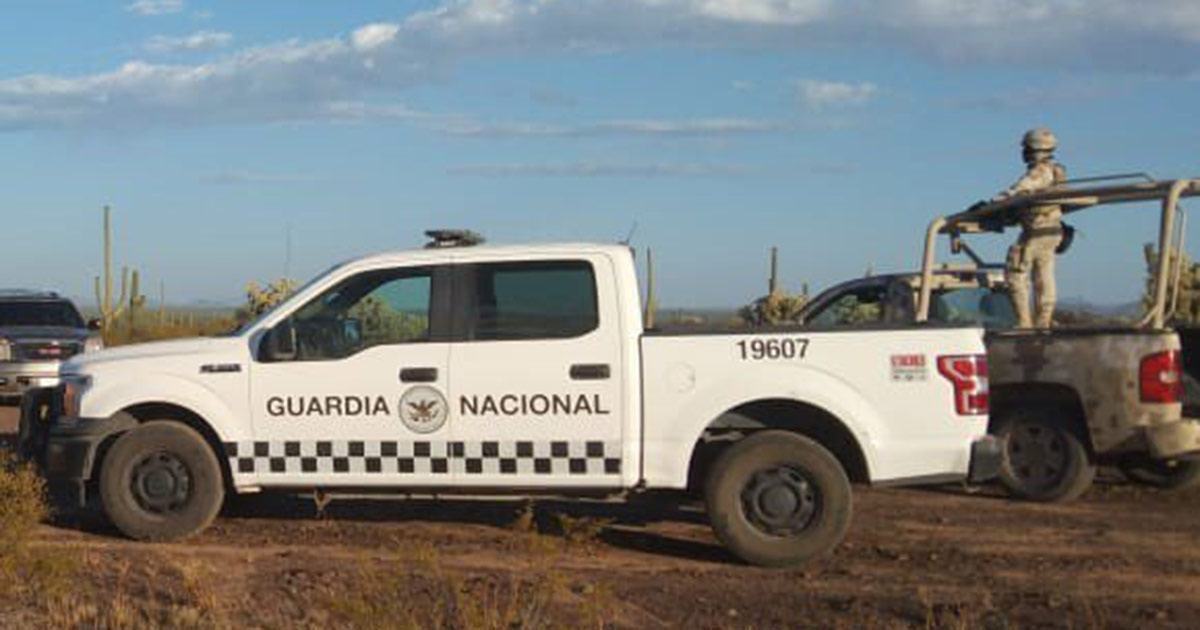 Choca patrulla de la Guardia Nacional contra un tráiler; hay dos heridos