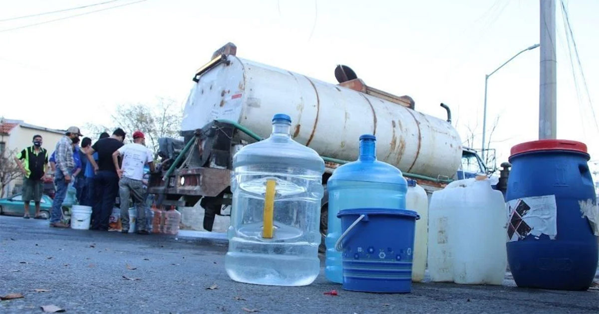 Escasea el agua en miles de casas tras lluvias en Nuevo León