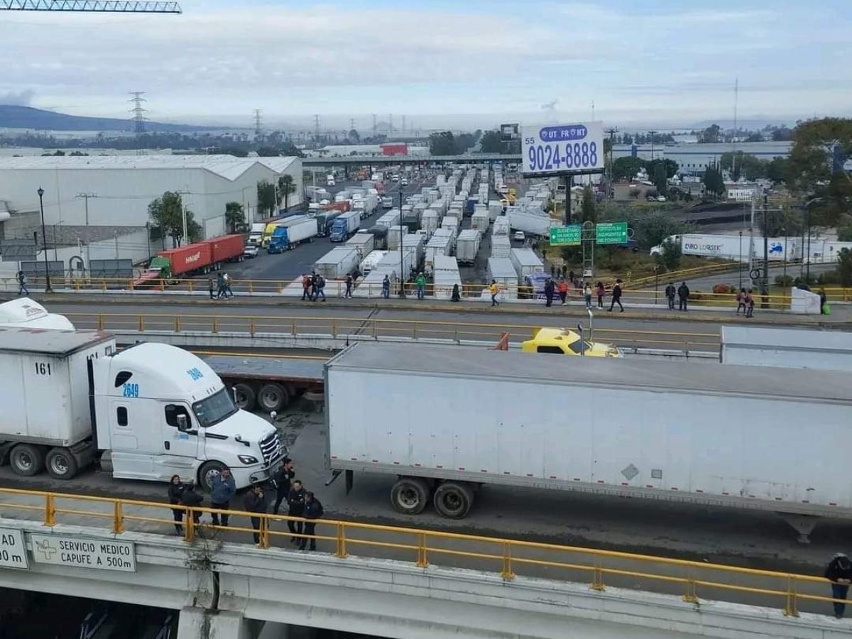 Cumple 24 horas cierre de carretera México-Querétaro; ruta alterna