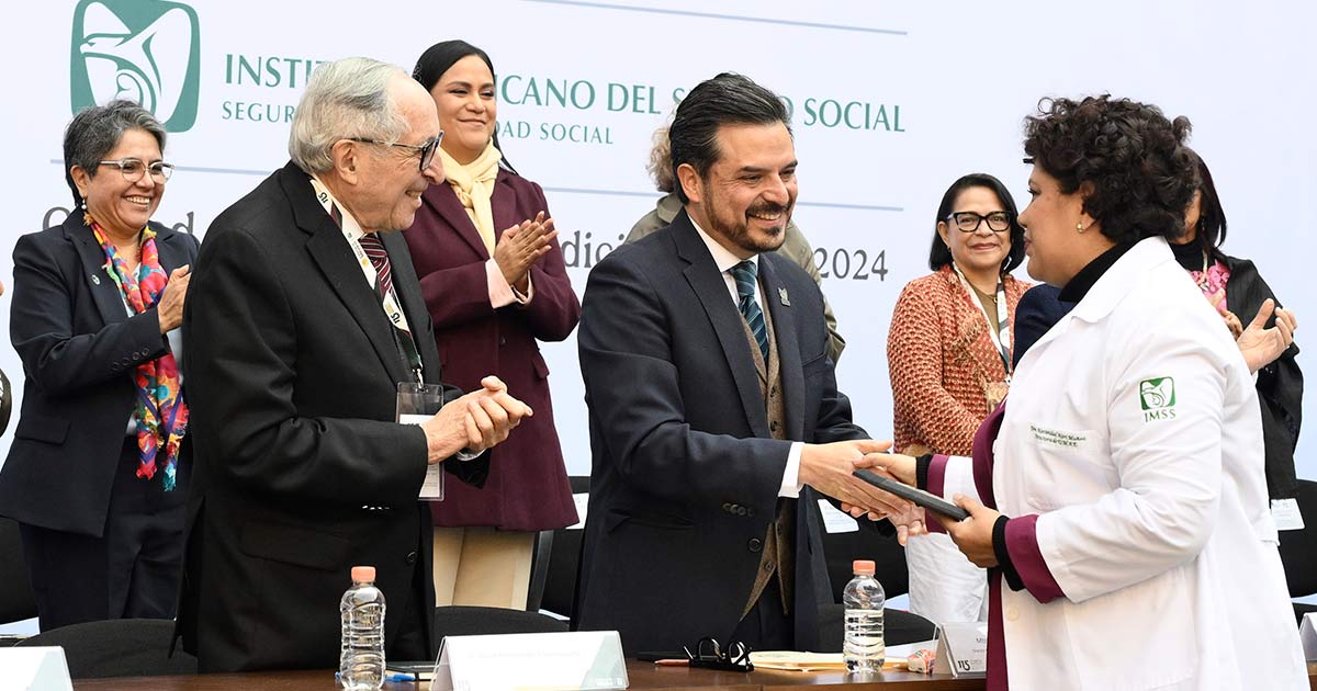 IMSS reconocer a más de 41 mil médicas por su invaluable labor en ...
