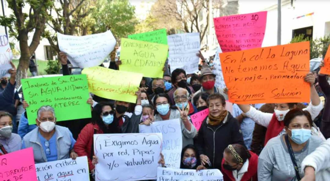 Vecinos de Ecatepec protestan por escasez de agua potable