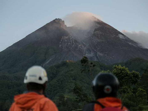 Volcán Merapi en Indonesia registra dos erupciones (Foto: AP)