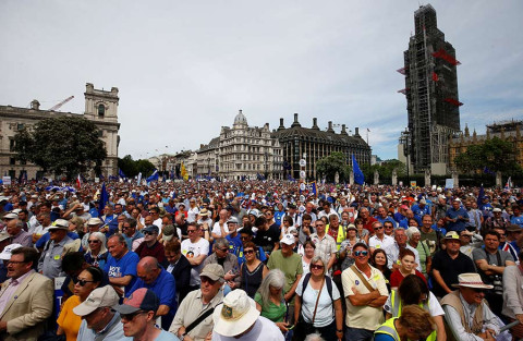 Marchan miles contra Brexit en Reino Unido; exigen nuevo referendo