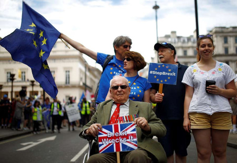 Marchan miles contra Brexit en Reino Unido; exigen nuevo referendo