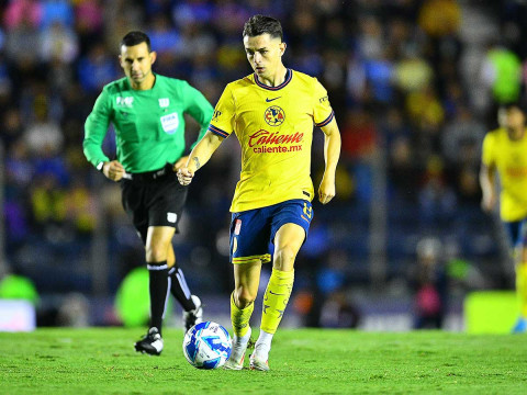 Álvaro Fidalgo jugando con América. (Mexsport)