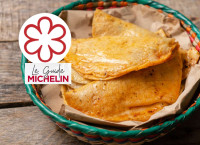 Tacos de canasta los Especiales a la Guía Michelin 2025 | Canva / Guía Michelin
