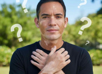 El vitiligo puede aparecer debido a factores genéticos y emocionales. Imagen hecha con IA.